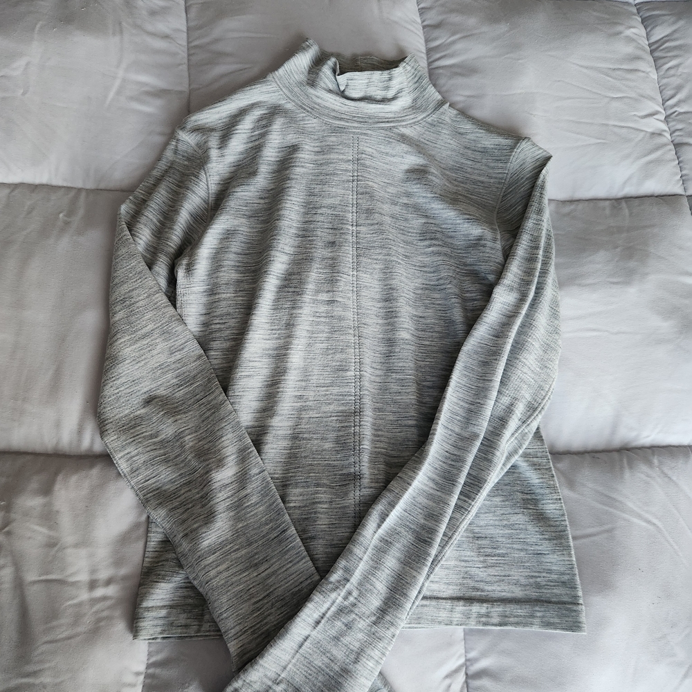 Athleta Women's Gray Long Sleeve Top